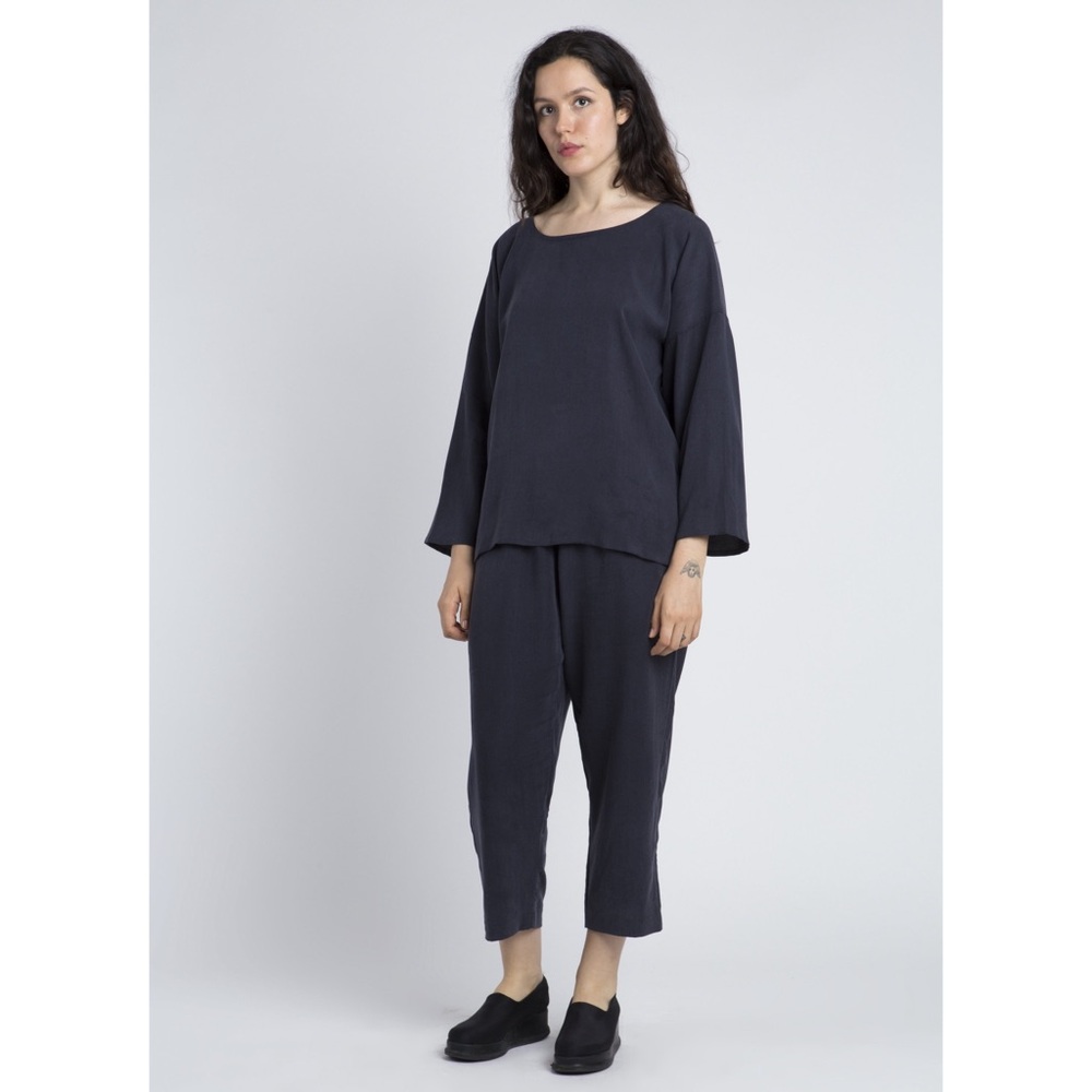 KAAREM Forage Pleated Pocket Cropped Relaxed Fit Trouser Pant (Poppy Black, XS)
